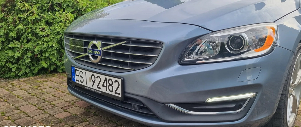 Volvo V60 cena 74900 przebieg: 65000, rok produkcji 2017 z Sieradz małe 631